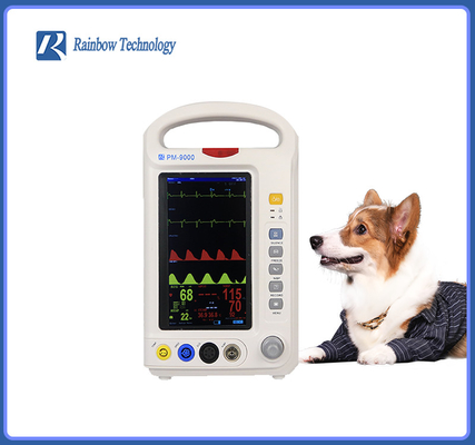 Attrezzatura veterinaria tenuta in mano della clinica del veterinario di parametro dei dispositivi di sorveglianza da 7 pollici multi