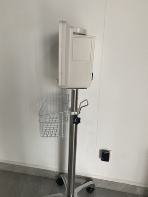 Carrello di monitoraggio mobile per pazienti con altezza regolabile