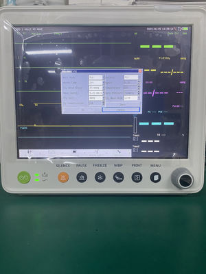 Monitor paziente multiparametrico LCD TFT a colori da 12,1'' con 1 anno di garanzia e design compatto 30*27*30CM
