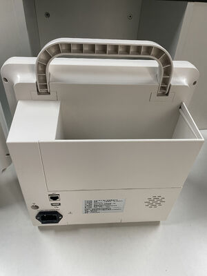 Monitor paziente da comodino multiparametrico per uso ospedaliero con stampante e supporto opzionali