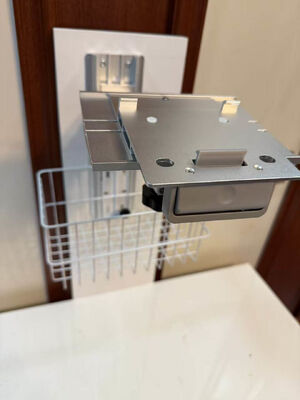 Altezza regolabile supporto montato bianco per il monitor del paziente nel reparto ospedaliero