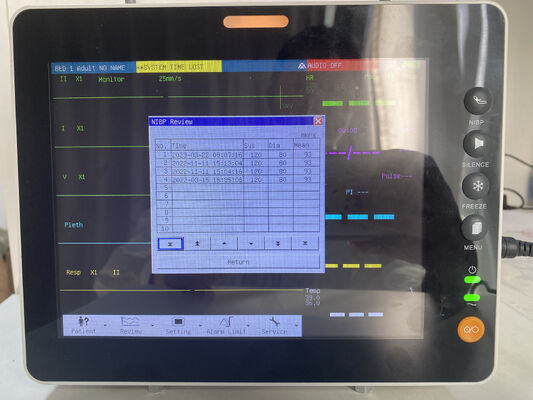 Monitor paziente multiparametrico con display TFT a colori da 8 pollici, certificazione ISO e compatibilità con carrello/supporto a parete