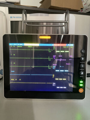 Monitor multiparametrico del paziente accurato rilevamento dei segni vitali Disegno compatto per le cliniche primarie assistenza di emergenza uso medico a domicilio