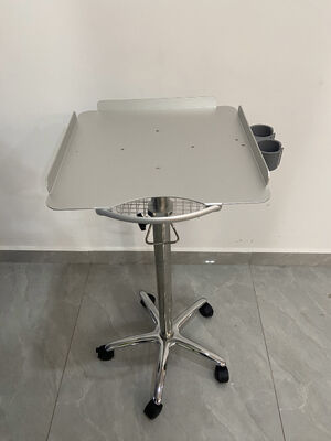 Camionetto portatile per scanner ad ultrasuoni con materiale metallico e design moderno per uso ospedaliero